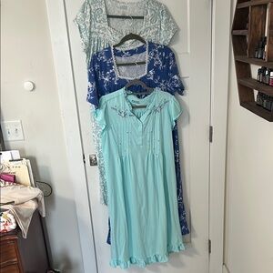 Set of 3 Chemise with Vibrant Royal Hue